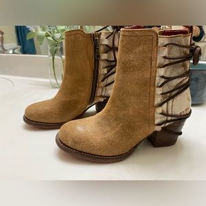 Women’s Bed|Stu Leather Camel Ankle Boots!